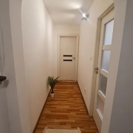 Aisha Apartament Apartment *